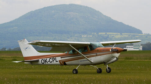 okolo Prahy (Křivoklát, Karlštejn, Cukrák ...) 1 + 3