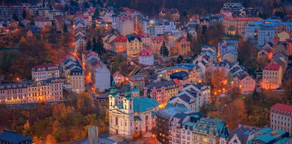 Karlovy Vary z ptačí perspektivy