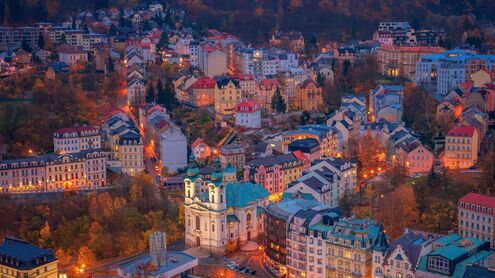 Karlovy Vary z ptačí perspektivy