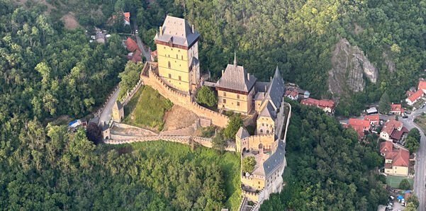 Vyhlídkový let - Cesta okolo Prahy za 80 minut - Karlštejn, Konopiště, Křivoklát