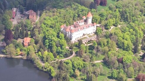 Vyhlídkový let - Cesta okolo Prahy za 80 minut - Karlštejn, Konopiště, Křivoklát