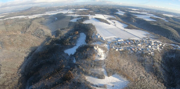 Vrtulníkem nad Helfenburk u Úštěka