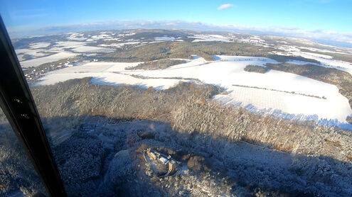 Vrtulníkem nad Helfenburk u Úštěka